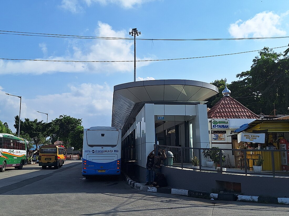 File:Kalideres Transjakarta BRT Station departure after revitalization, January 2024.jpg