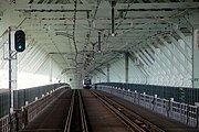 関西国際空港連絡橋の鉄道部。 架線はコンパウンドカテナリー式。
