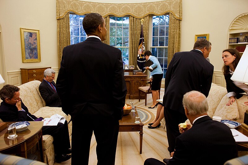 File:Katie Johnson, President Barack Obama's personal secretary, far right, talks with Larry Summers, Director of the National Economic Council, before the start of the President's daily economic briefing in the Oval Office, Sept. 8, 2009.jpg