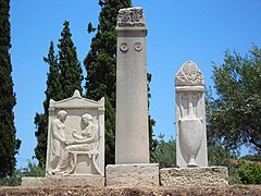 Copies des stèles d'Hégéso, fille de Proxénos, et de Koroibos.