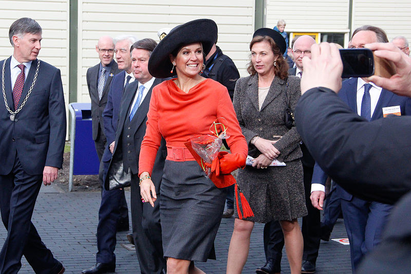 File:King Willem-Alexander and Queen Máxima - Emmen 03.jpg