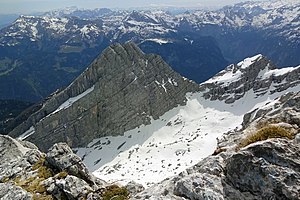 41. Platz: Maddl79 mit Blick vom Watzmann-Hocheck-Aufstieg über das Watzmannkar auf den Kleinen Watzmann im April 2018, Nationalpark Berchtesgaden.