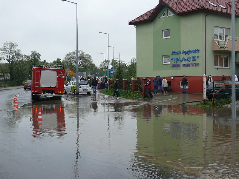 File:Koło - powódź.jpg