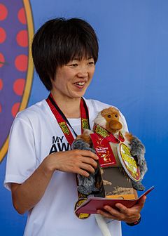 Нодзири, заняв первое место в международном марафоне Борнео 2015 года 