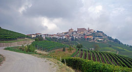 La Morra seen from south.JPG