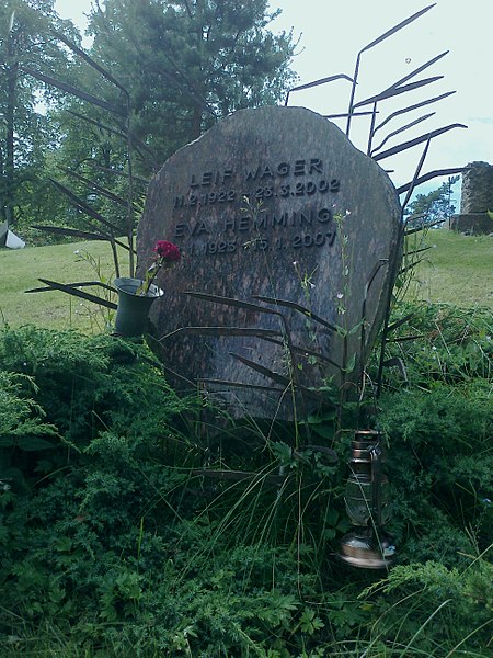 File:Leif-Wager-grave.jpg