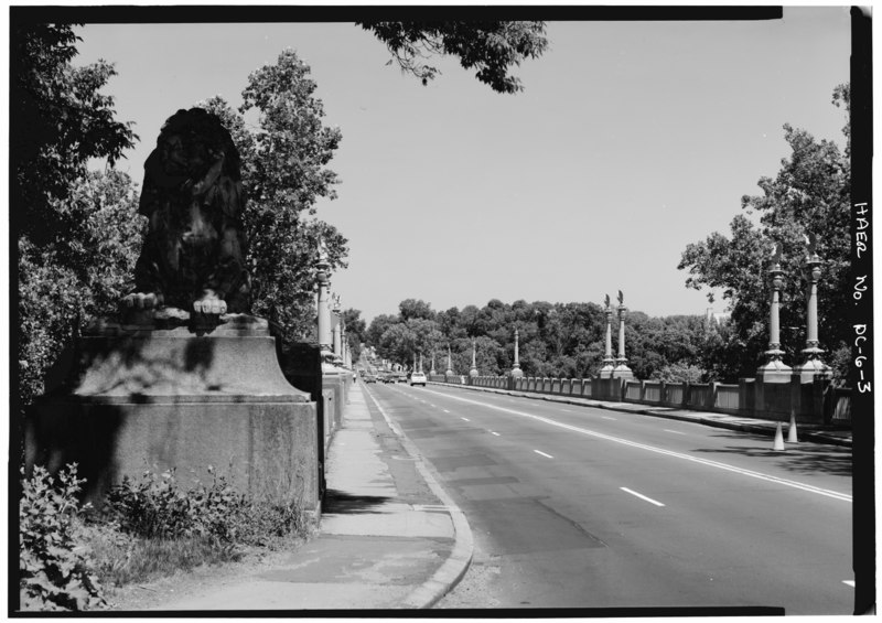 File:Looking north across bridge from south portal. - Connecticut Avenue Bridge, Spans Rock Creek and Potomac Parkway at Connecticut Avenue, Washington, District of Columbia, DC HAER DC,WASH,560-3.tif