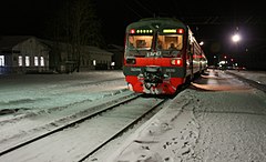 Электропоезд «Лоухи — Апатиты» на станции Лоухи.