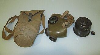 Italian gas mask T.35 Pirelli