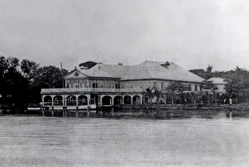 File:Malacanang Palace facade 1910.jpg