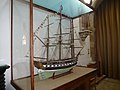 Maquette de voilier dans l'eglise de brehat - panoramio.jpg