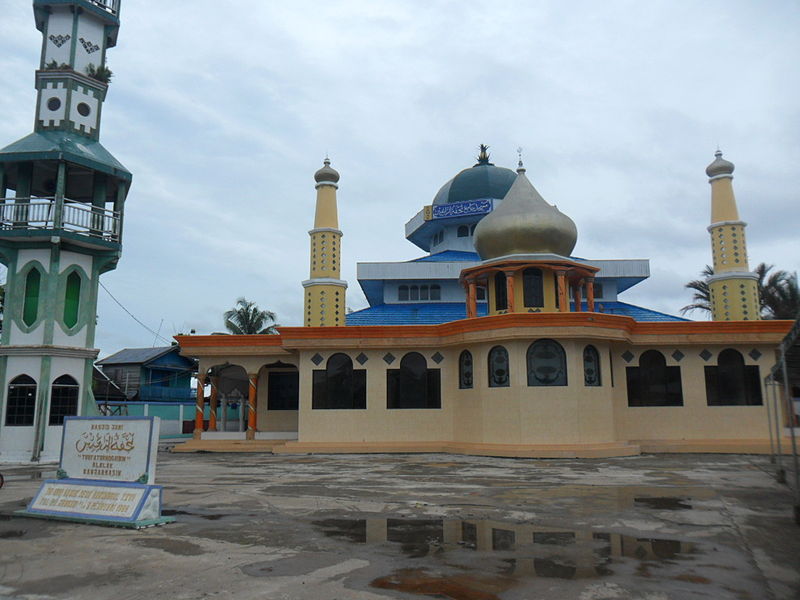 File:Masjid Jami Tuhfaturroghibin.jpg