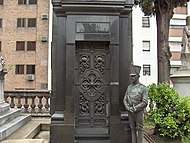 Могила Хуана Лавалье (Кладбище Реколета)