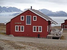 Mellageret Kafe, Ny-Alesund, Svalbard. Mellageret.JPG