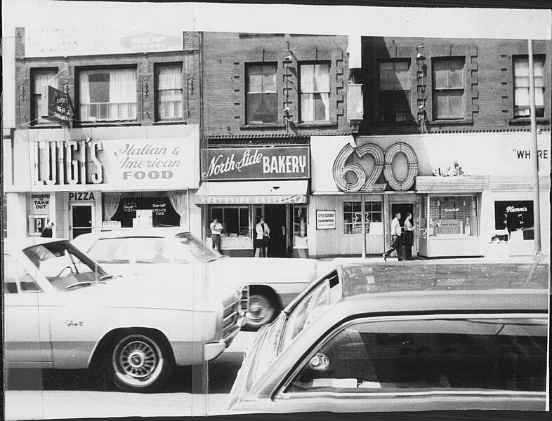File:Minneapolis 1970 - Luigi's Italian, North Side Bakery.jpg