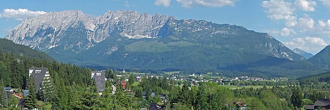 Bad Mitterndorf mit dem Grimming von der Sonnenalm aus (2012)