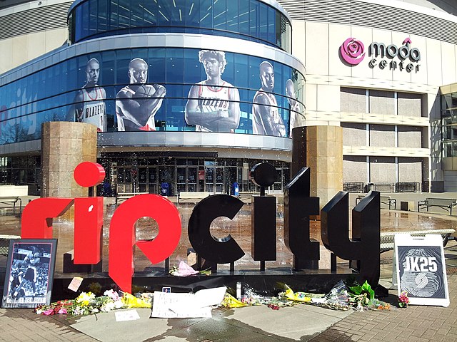 Memorial to Kersey in front of the Moda Center in 2015