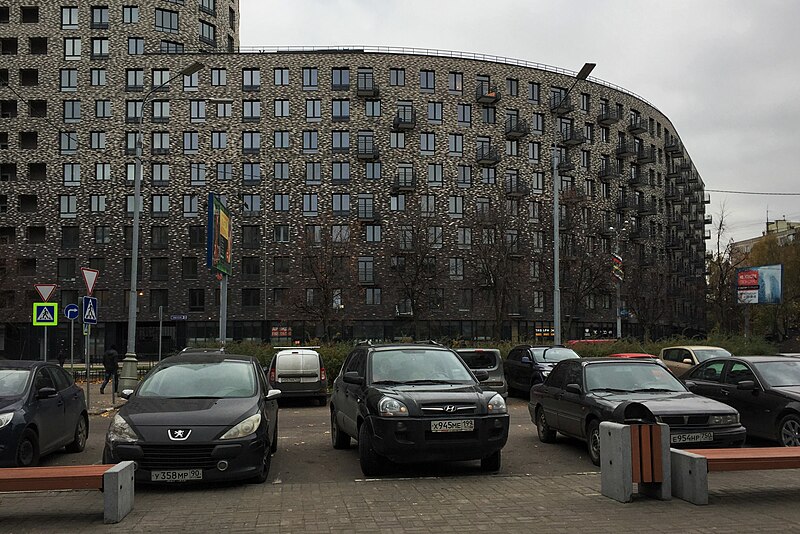 File:Mytishchi, Lyotnaya 9-18 high-rise block (31603384782).jpg