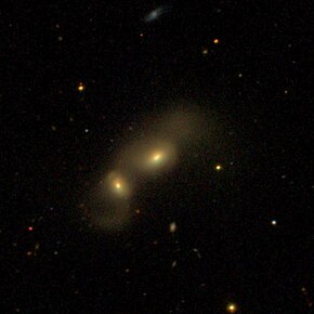 NGC 3567-1 (десно)