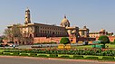 Delhi: Indian metropolis that includes New 