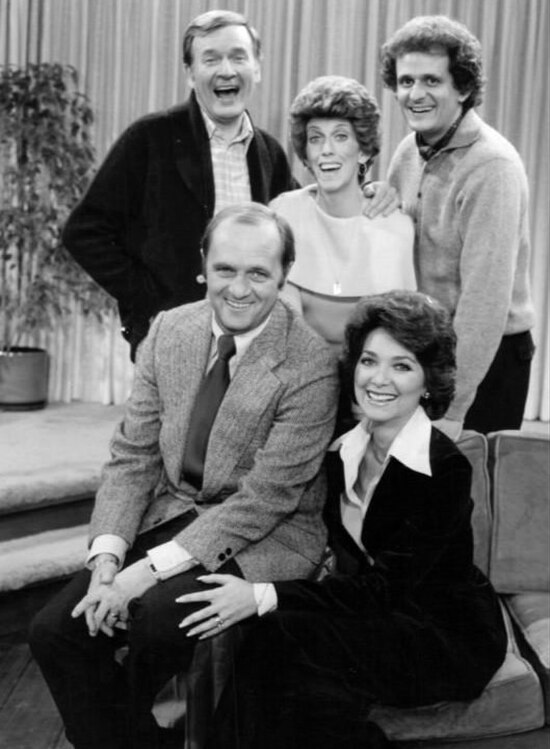 (L to R): Bill Daily, Bob Newhart, Marcia Wallace, Pleshette, and Peter Bonerz in The Bob Newhart Show