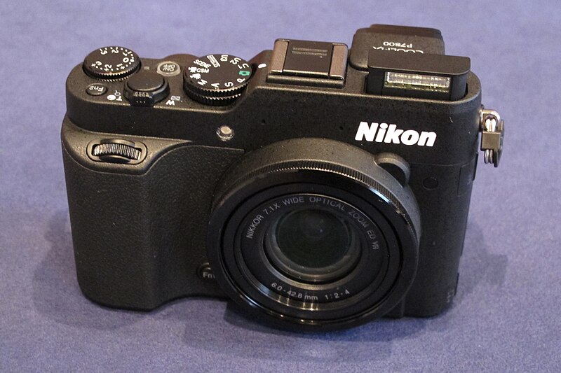 File:Nikon Coolpix P7800 2013 02.jpg