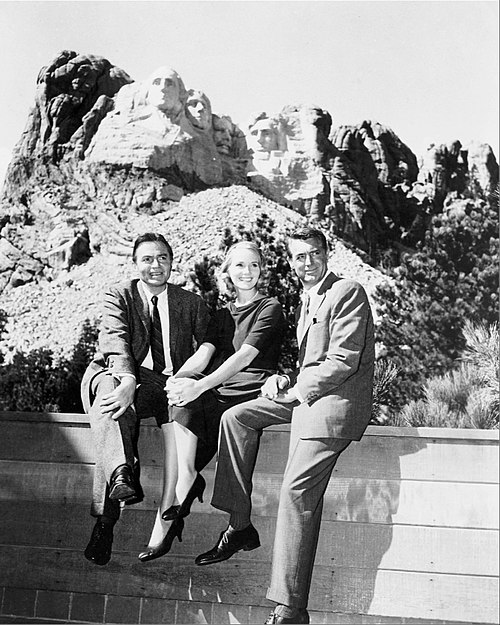 James Mason, Eva Marie Saint and Cary Grant at Mount Rushmore during filming. Studio mockups were intercut with actual monument footage for the climac