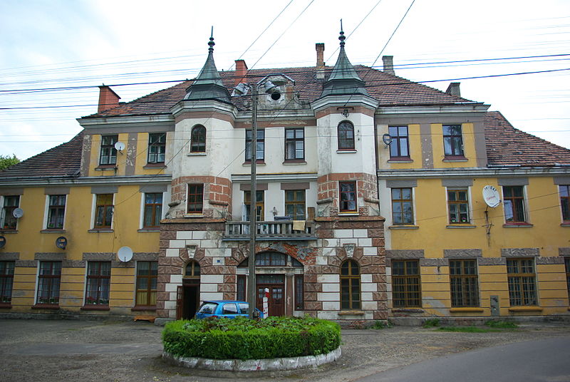 File:Nowy Zagórz train station south.jpg