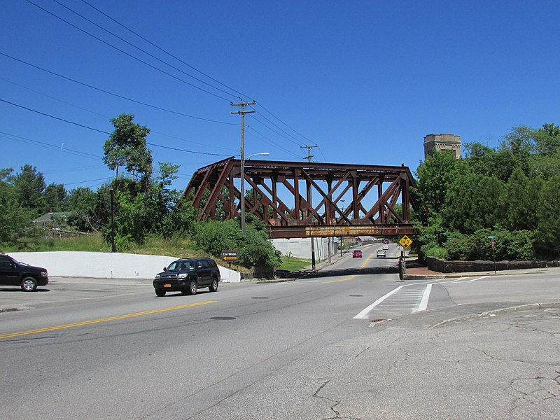 File:Old rail bridge in Biddeford, Maine, image 2.jpg