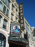 Affiche du film en façade d'un cinéma de San Francisco.