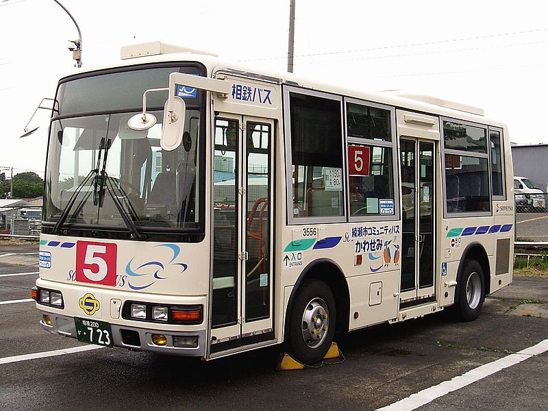 File:PA-ME17DF Sotetsu 3556 Comunity.jpg