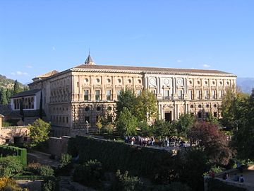 File:Palacio_Carlos_V_west.jpg