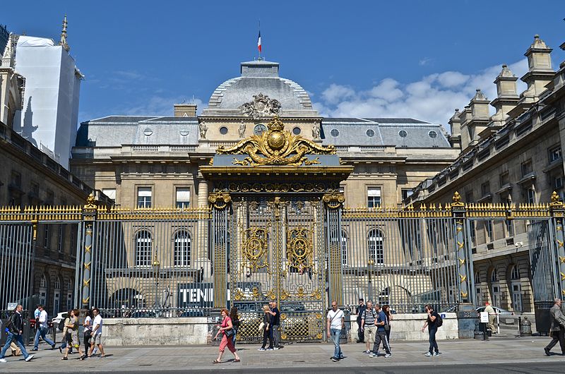 File:Palais de justice, Paris May 2014 002.jpg