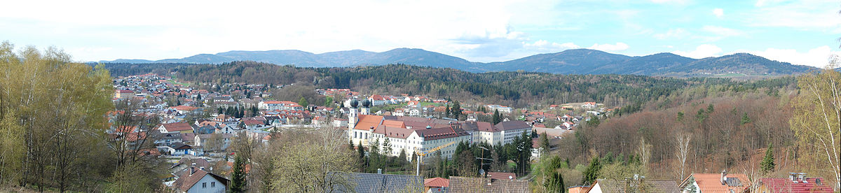 Panoramic view of Metten Panorama Metten.jpg