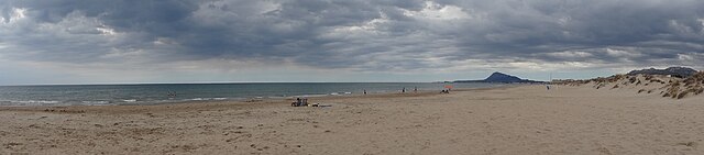 Una vista panoràmica de la Mar Mediterrani i la platja d'Oliva, a València Regió de l'Espanya