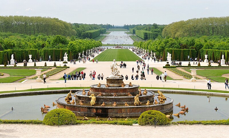 File:Parc du Château de Versailles - Les Jardins.jpg