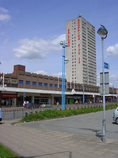 How to get to Salford Shopping Centre with public transport- About the place