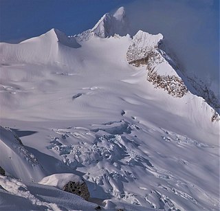 <span class="mw-page-title-main">Pequod Mountain</span> Mountain in the country of Canada