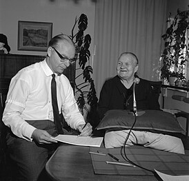 Пертти Виртаранта берет интервью у носителя оланганского диалекта в 1966 году.