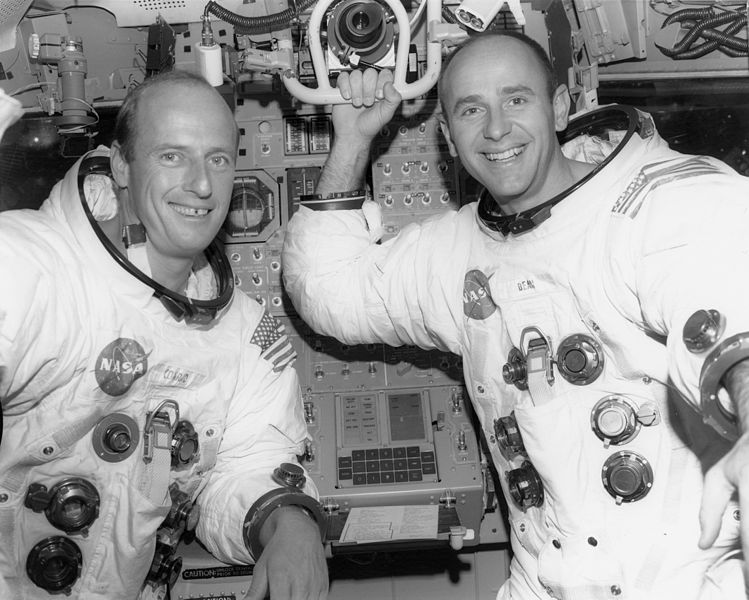 File:Pete Conrad (left) and Al Bean pose in the LM simulator at the Kennedy Space Center.jpg