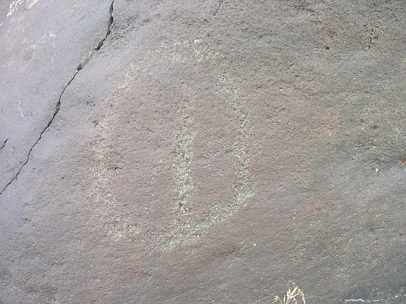 File:Petroglyph- circle at Celebration Park Idaho.jpg