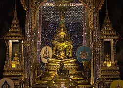 Principal Buddha image inside the Phra Viharn Luang, a replica of the sacred Phra Phuttha Sihing