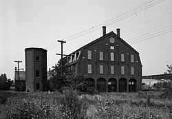 Rensselaer & Saratoga Kereta Api, Pulau Hijau Toko-Toko, Tibbitts Avenue & Delaware & Hudson Railroad Track, Green Island (Albany County, New York).jpg