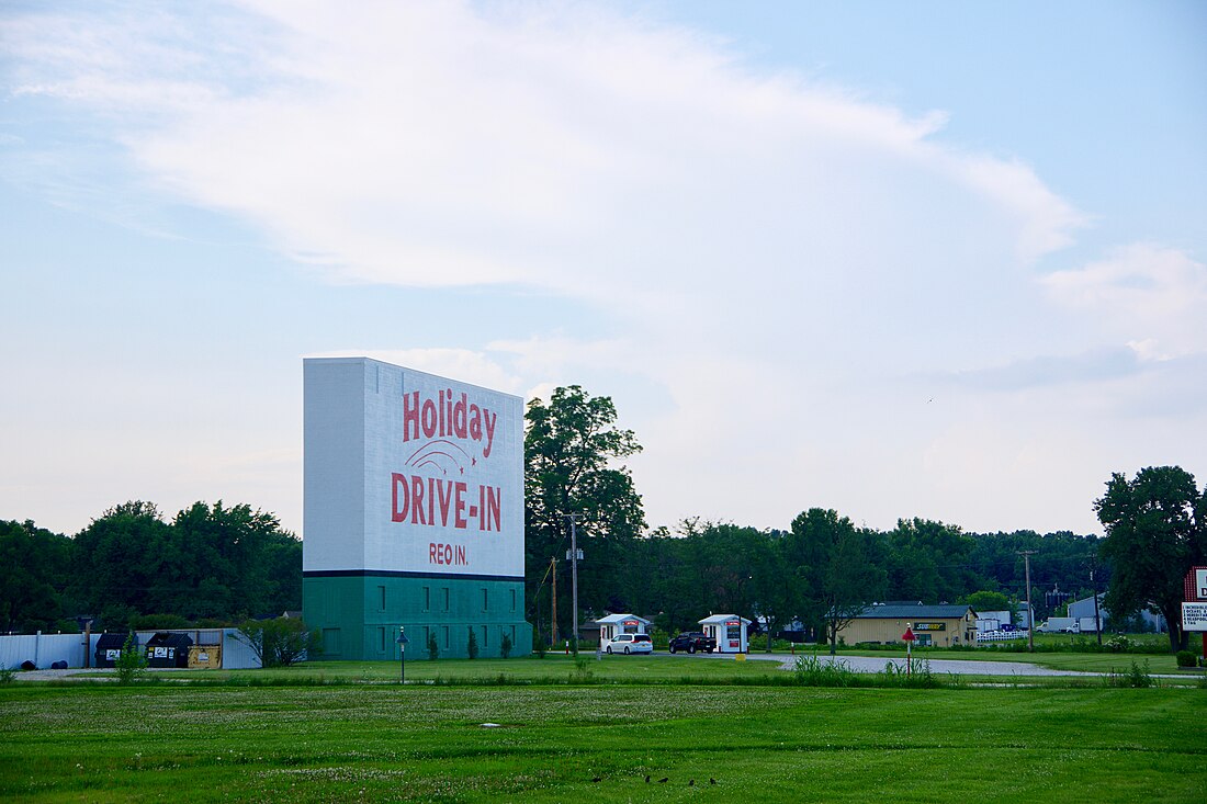 File:Reo-Holiday-Drive-In-in.jpg