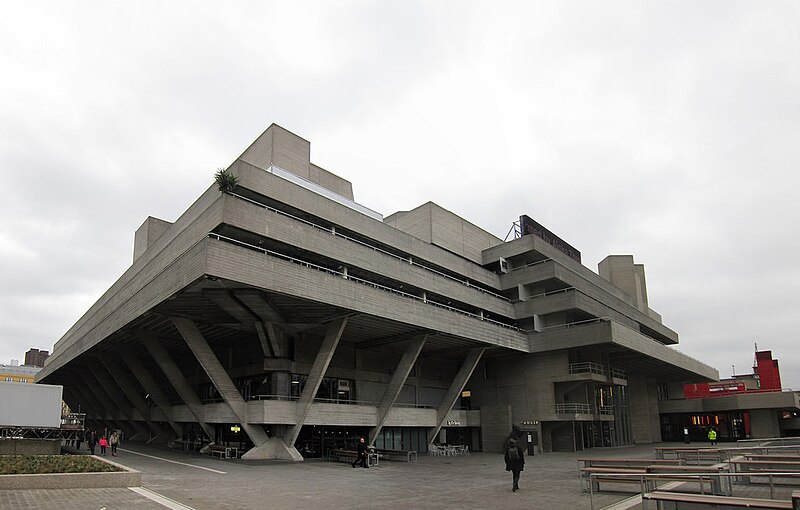 File:Royal National Theatre - geograph.org.uk - 4376379.jpg