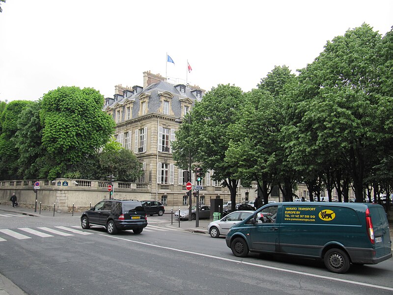 File:Rue Fabert & Rue de l'Université (1).jpg