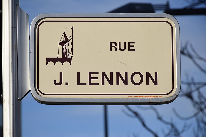 File:Rue John Lennon street sign 2019-12.jpg