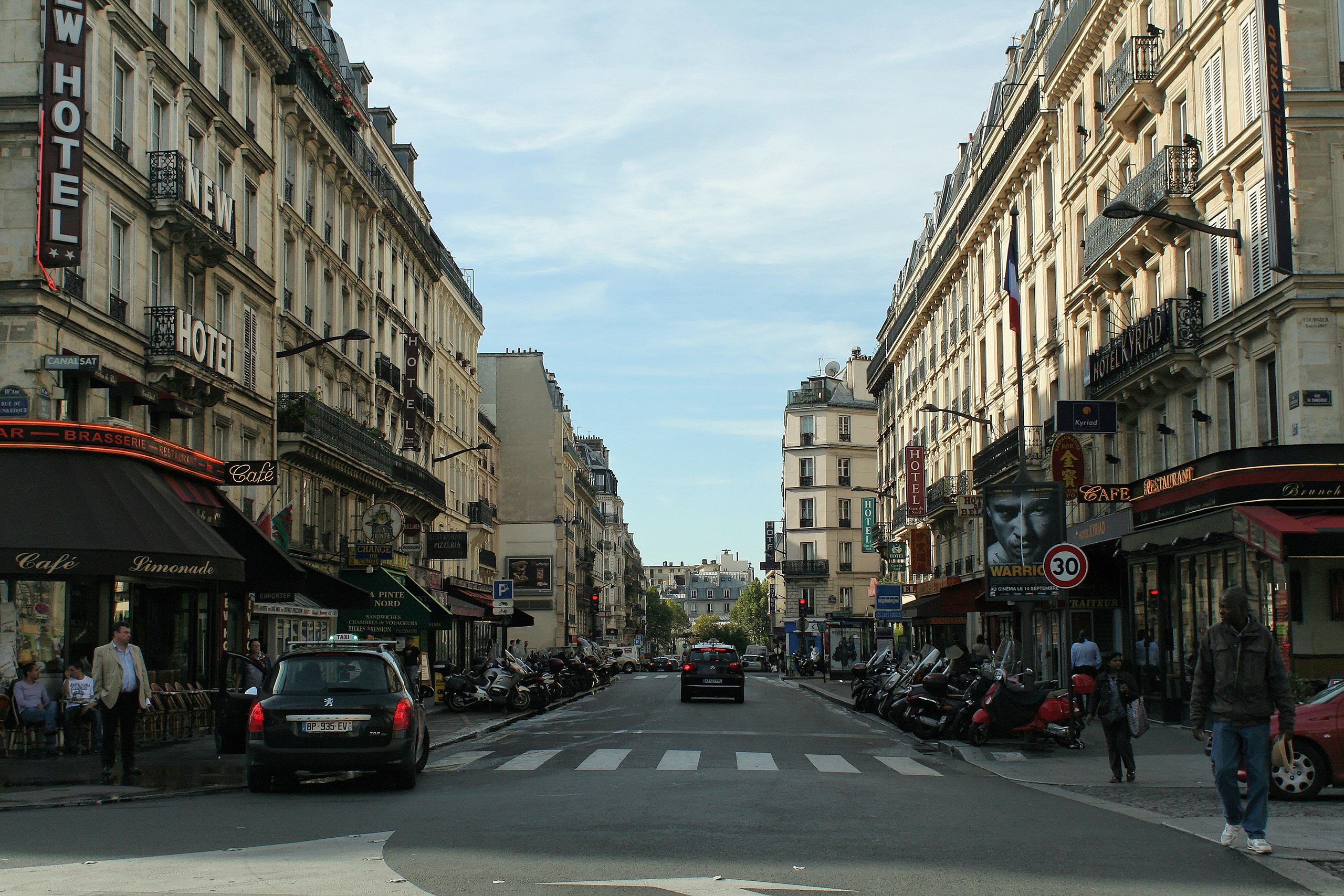 File:Rue de Saint-Quentin (Paris).jpg - Wikimedia Commons