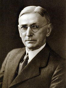 S Price Gilbert 1910.jpg