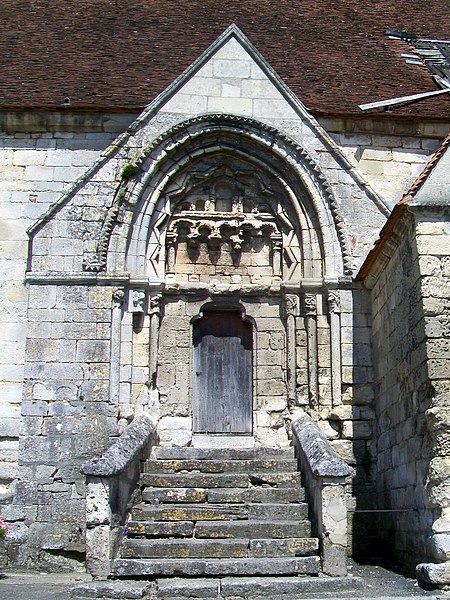 File:Saint-Vaast-lès-Mello (60), église Saint-Vaast, portail sud.jpg